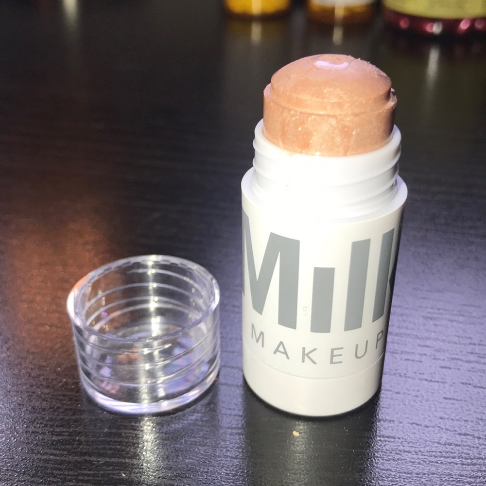 Travel size highlighter (gift with purchase)